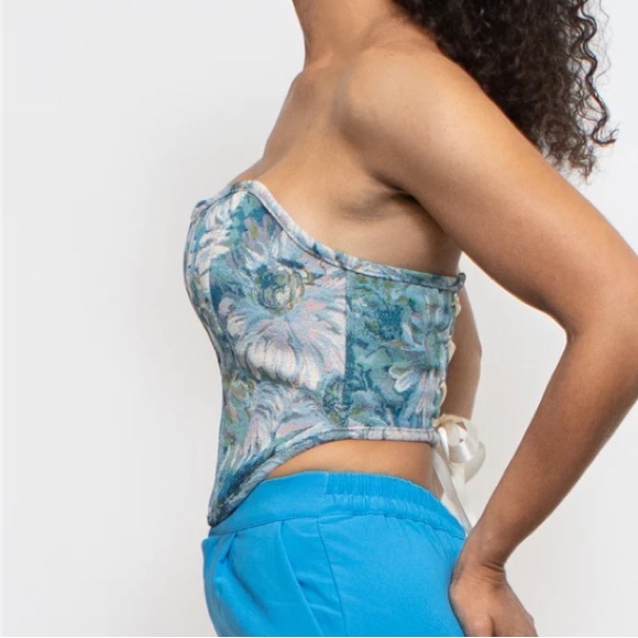 A Shené Collection Floral Corset - Picture 4 of 4